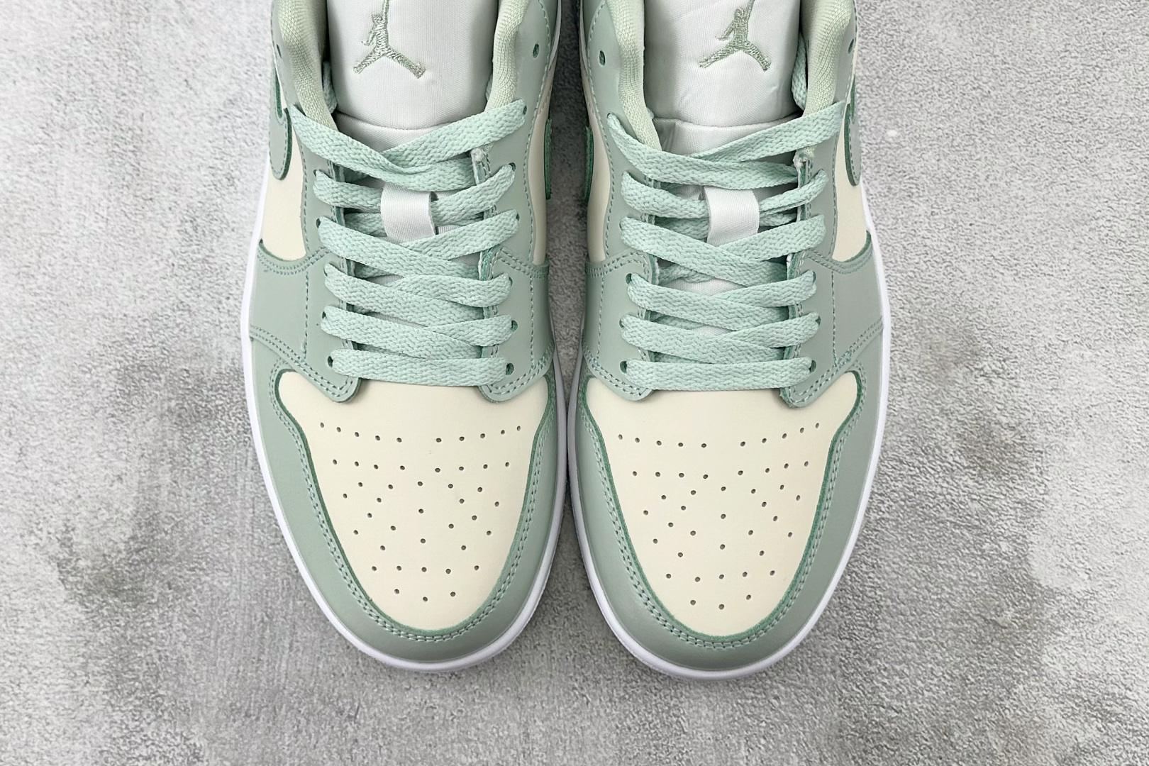 XC 
Jordan Air Jordan 1 Low SE“Seafoam”绿色

货号：HF4078