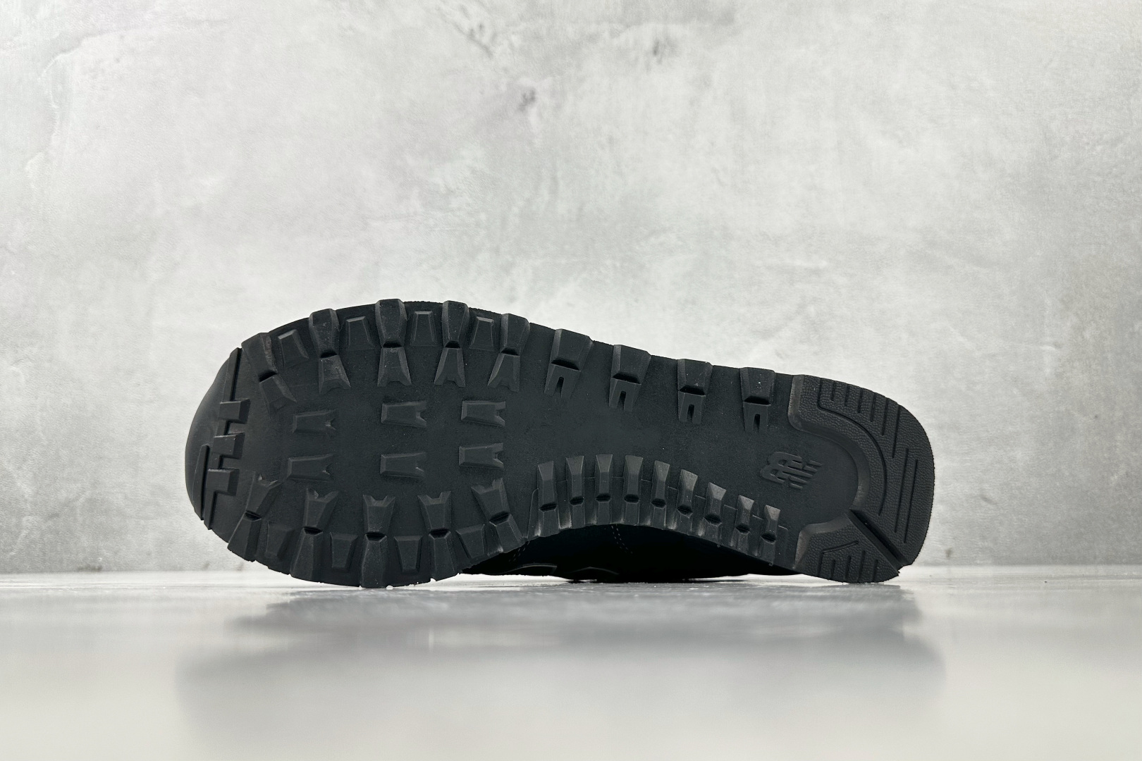 DT 
公司级 顶级纯原 niko and .. x New Balance NB 574 黑色

货号