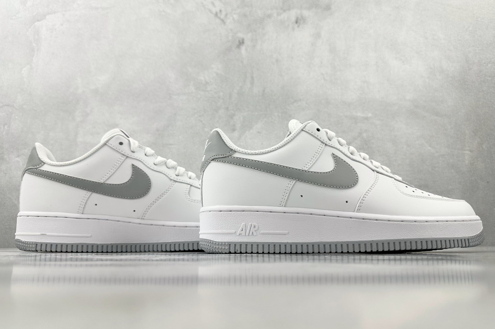 5A 
口碑之作  Nike Air Force 1 Low 白灰

货号：FJ4146-100
尺码：