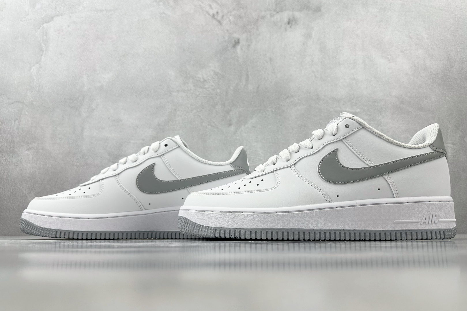 5A 
口碑之作  Nike Air Force 1 Low 白灰

货号：FJ4146-100
尺码：