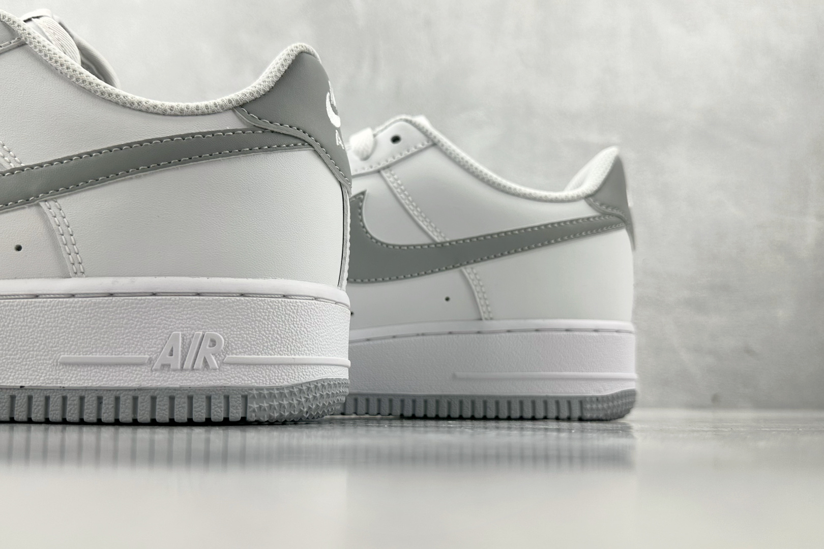 5A 
口碑之作  Nike Air Force 1 Low 白灰

货号：FJ4146-100
尺码：
