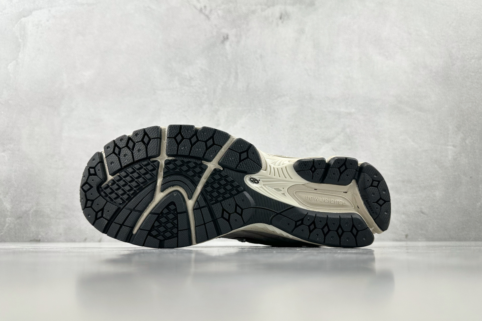 K13 版 
New Balance NB 2002R 元祖灰

货号：ML2002RC
尺码：36 3