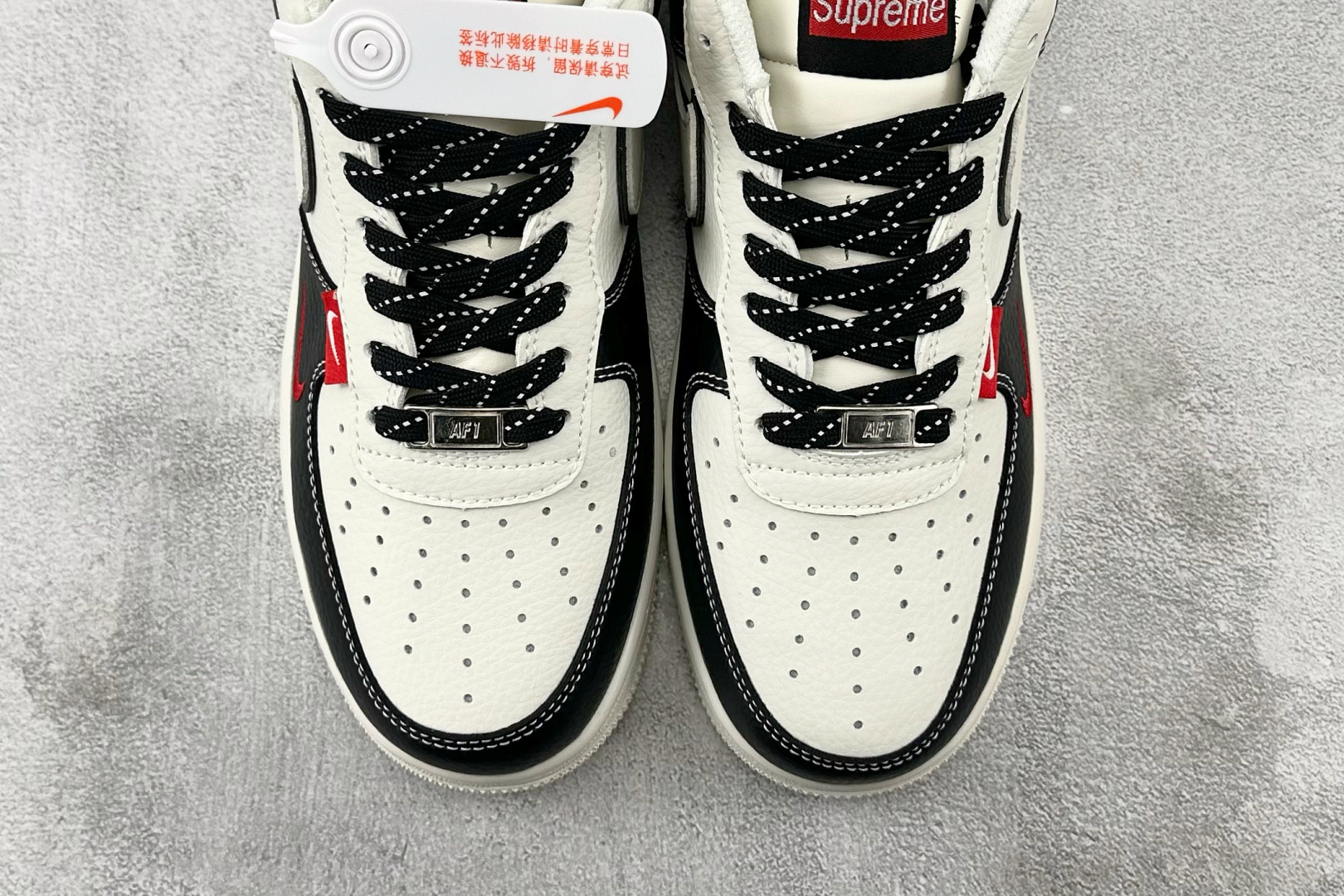 XC 
Nike Air Force 1'07  Supreme 联名 黑白

货号：CS5288 00