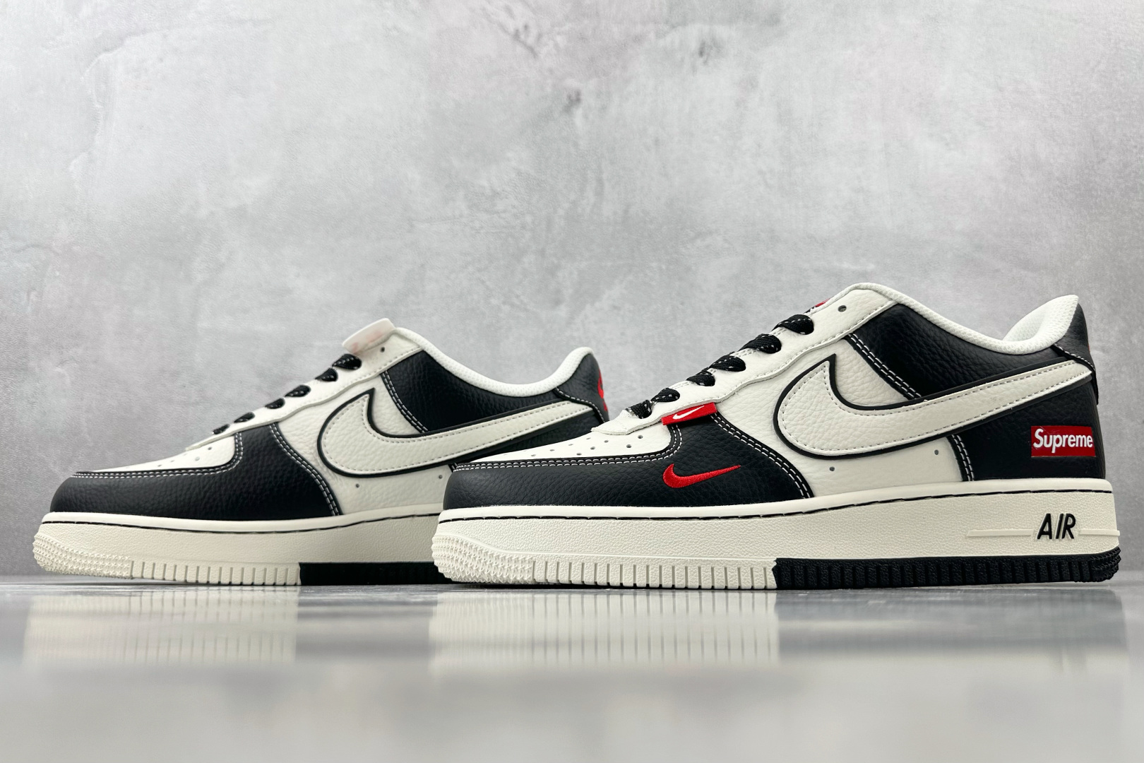 XC 
Nike Air Force 1'07  Supreme 联名 黑白

货号：CS5288 00