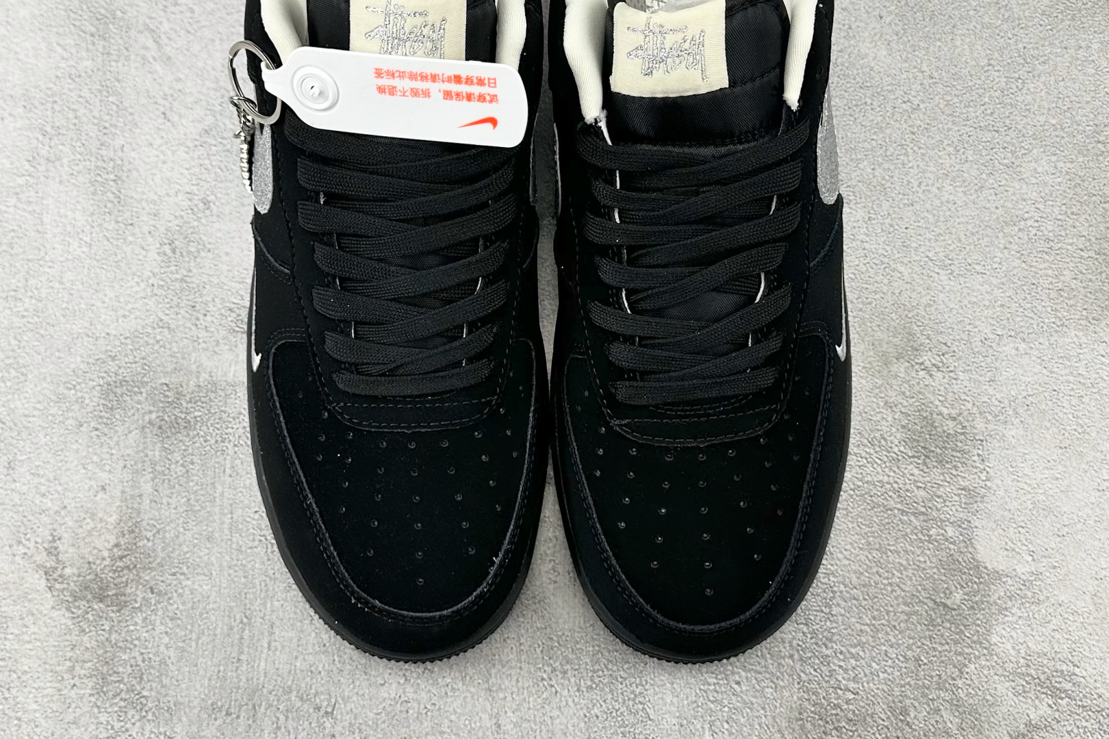 XC 
Nike Air Force 1'07  斯图西 联名 黑色

货号：DF0188 043
尺码