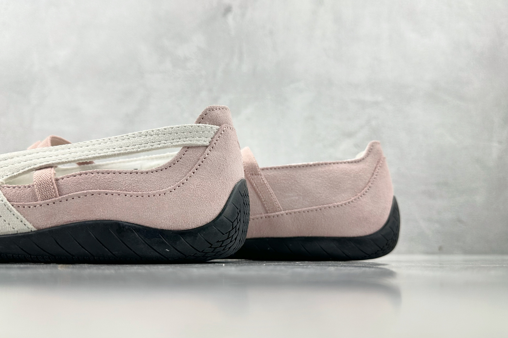 ZX 神版 
PUMA Speedcat Ballet 白粉色

货号：-01
尺码：36 36.5 3