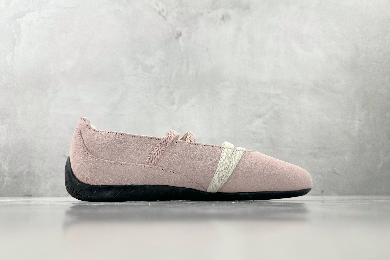 ZX 神版 
PUMA Speedcat Ballet 白粉色

货号：-01
尺码：36 36.5 3