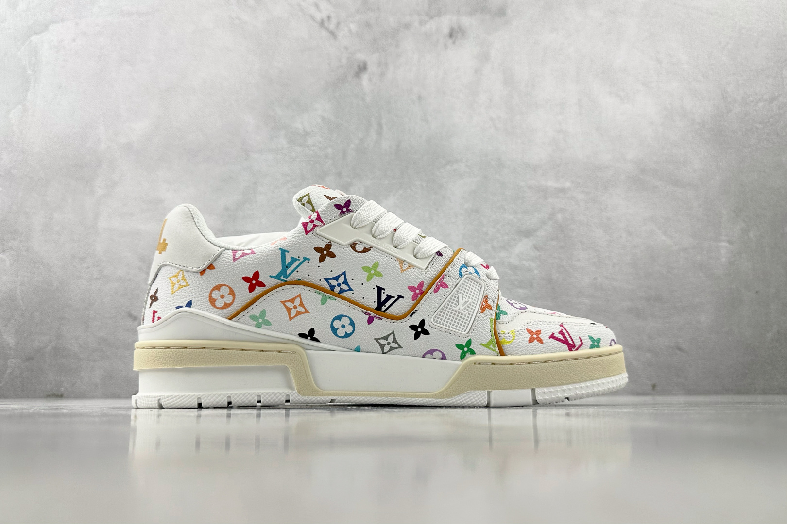 380 村上隆/Takashi Murakami × LOUIS VUITTON Trainer 白色  1AHEKG