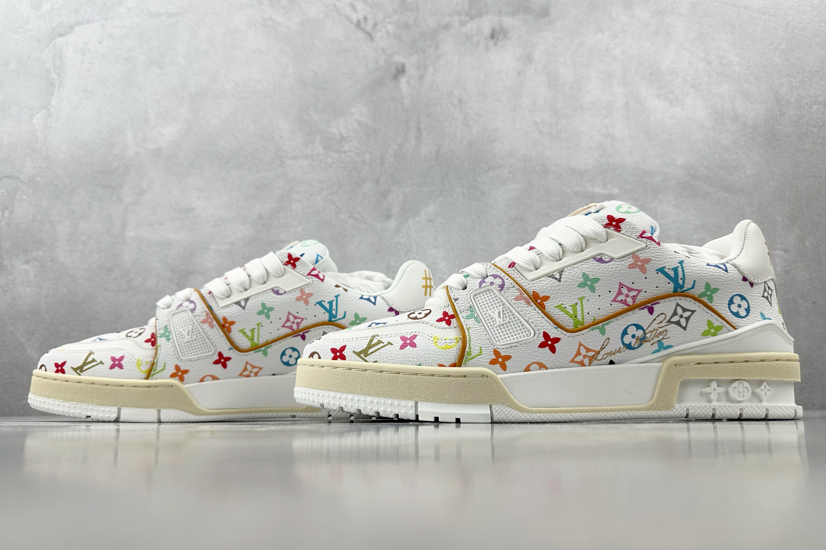 380 村上隆/Takashi Murakami × LOUIS VUITTON Trainer 白色  1AHEKG