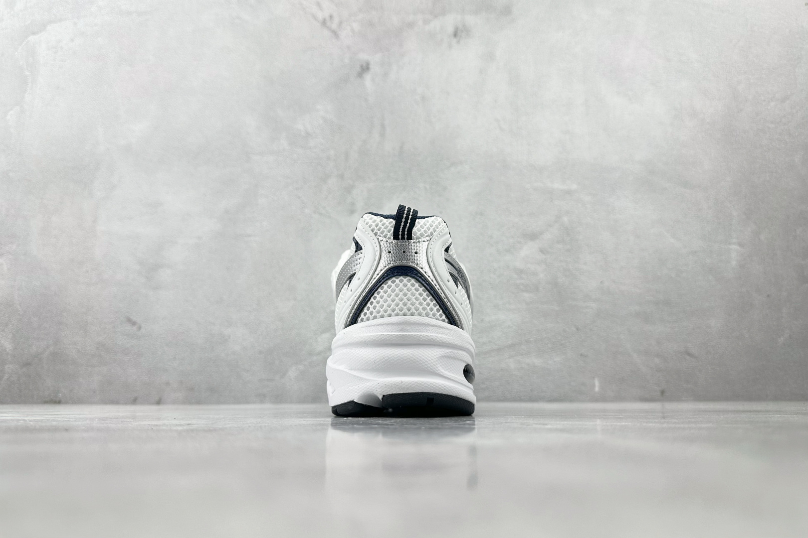 K13 版 
New Balance NB 530 白银色

货号：MR530SG
尺码：36 36.5