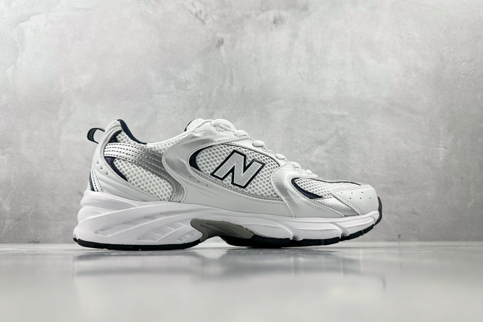 K13 版 
New Balance NB 530 白银色

货号：MR530SG
尺码：36 36.5
