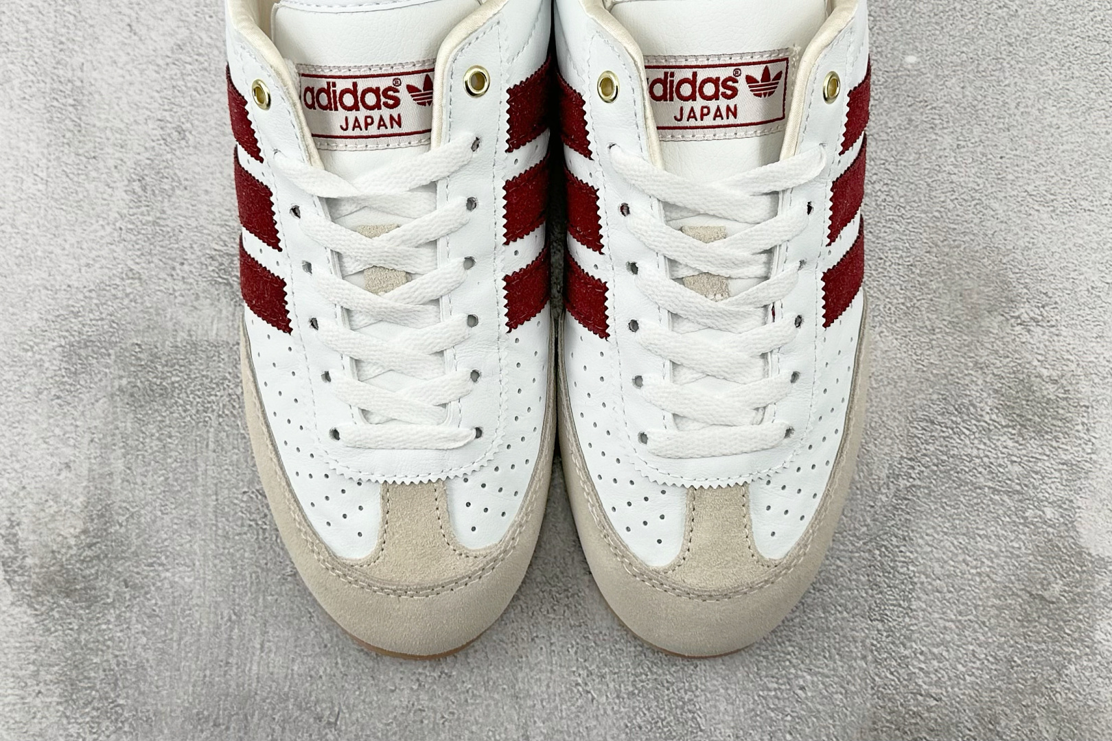 R 版 
出口订单  adidas originals JAPAN Shoes白红色

货号：JR055