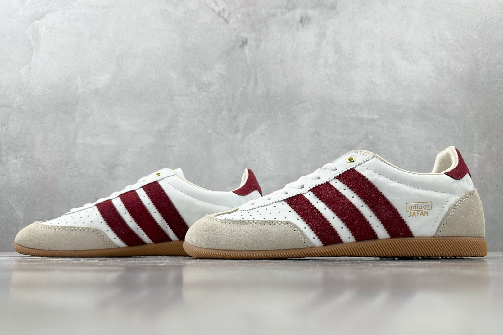R 版 
出口订单  adidas originals JAPAN Shoes白红色

货号：JR055