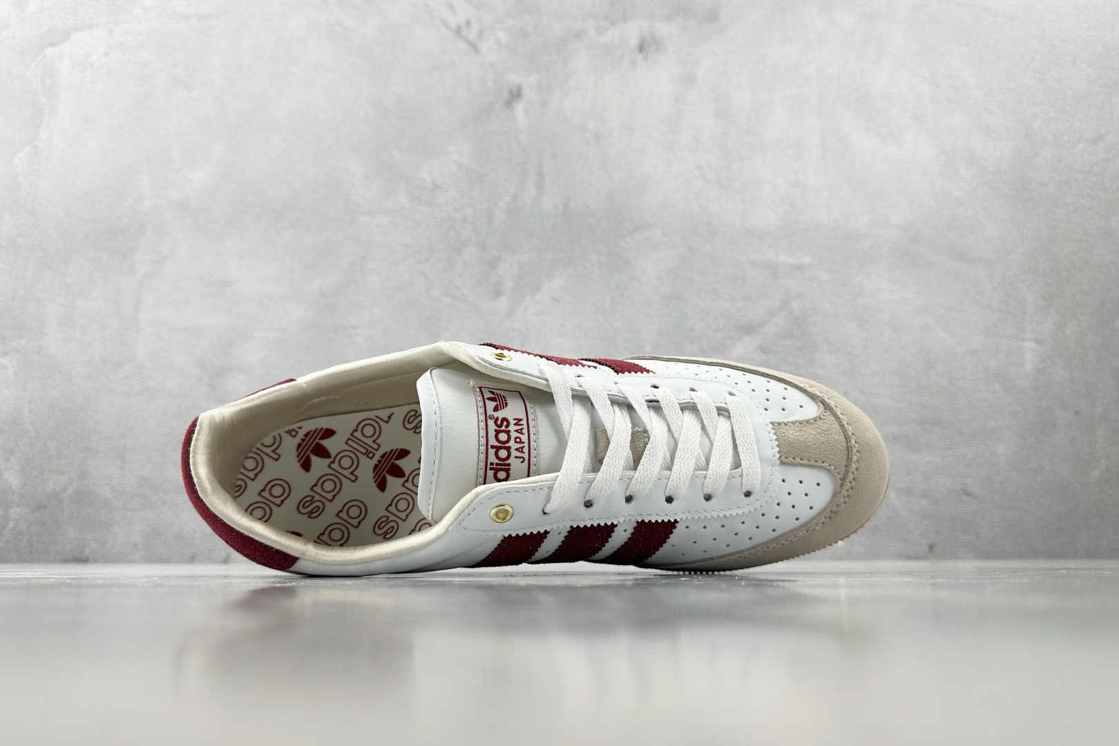 R 版 
出口订单  adidas originals JAPAN Shoes白红色

货号：JR055