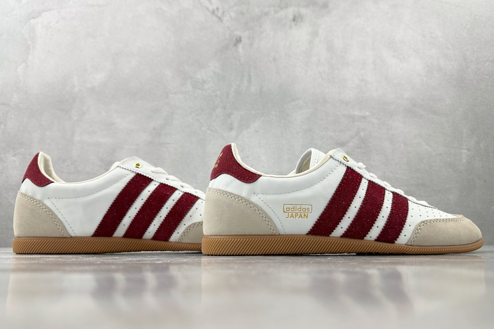 R 版 
出口订单  adidas originals JAPAN Shoes白红色

货号：JR055