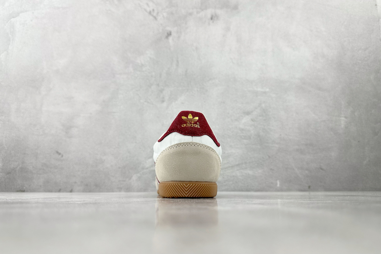 R 版 
出口订单  adidas originals JAPAN Shoes白红色

货号：JR055