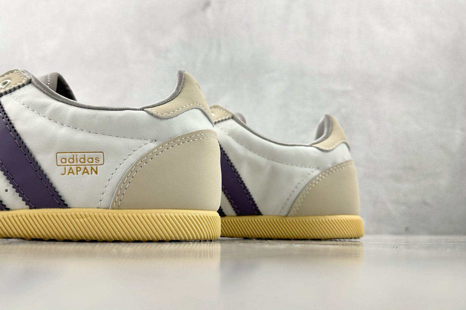 R 版 
出口订单  adidas originals JAPAN  米白色

货号：JI2664
尺码