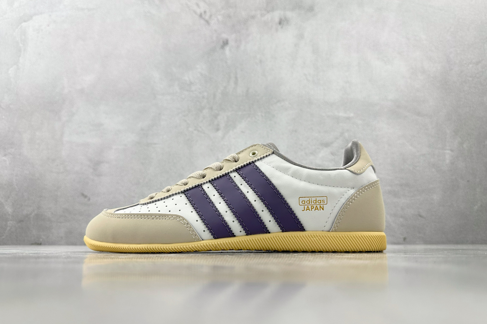 R 版 
出口订单  adidas originals JAPAN  米白色

货号：JI2664
尺码