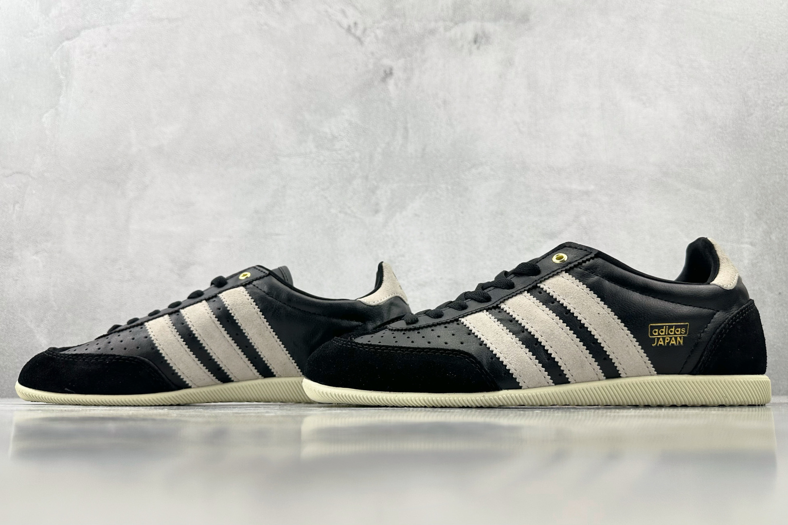 R 版 
出口订单  adidas originals JAPAN 黑色

货号：IH5490
尺码：3