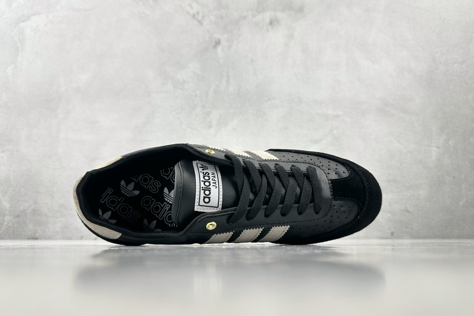 R 版 
出口订单  adidas originals JAPAN 黑色

货号：IH5490
尺码：3