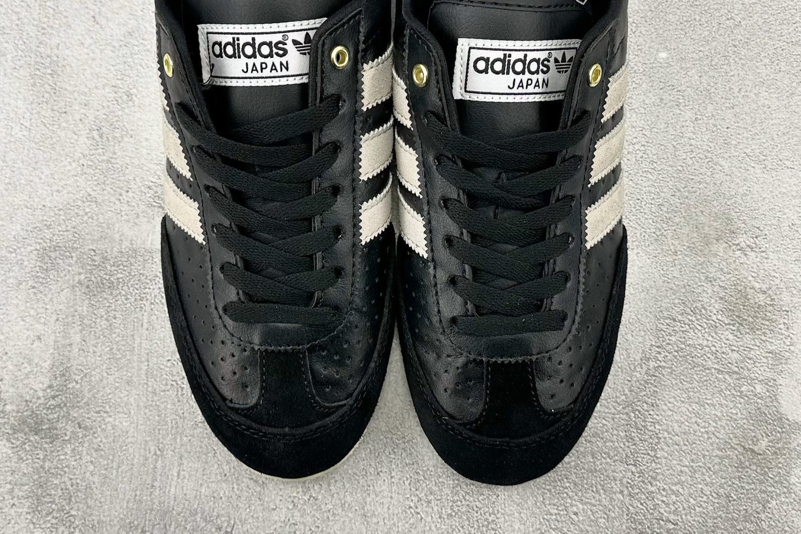 R 版 
出口订单  adidas originals JAPAN 黑色

货号：IH5490
尺码：3