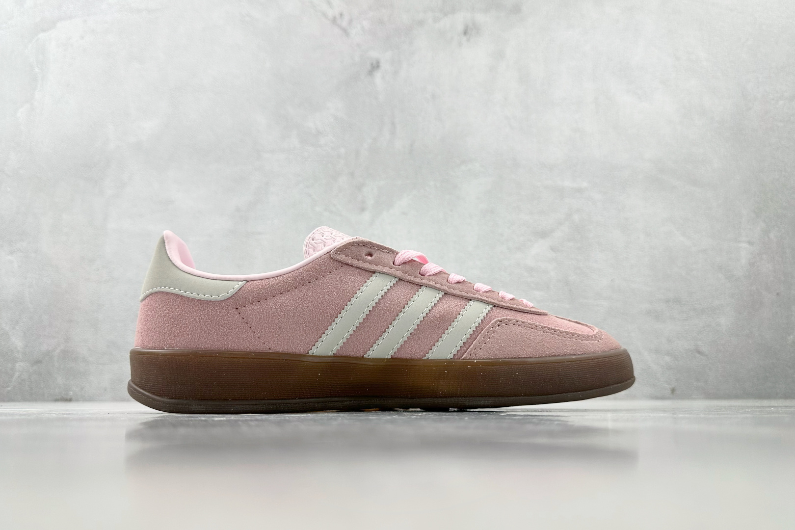 R 版 
出口订单 adidas originals GAZELLE INDOOR W粉色

货号：JI