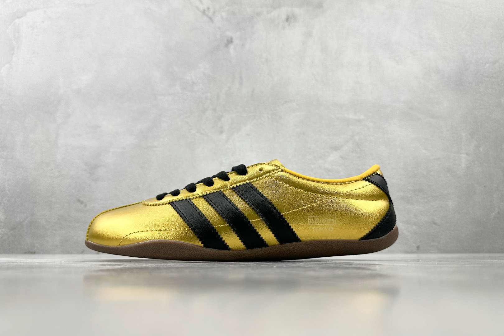 R 版 
出口订单 adidas originals TOKYO DECON 金色

货号 ：JQ215