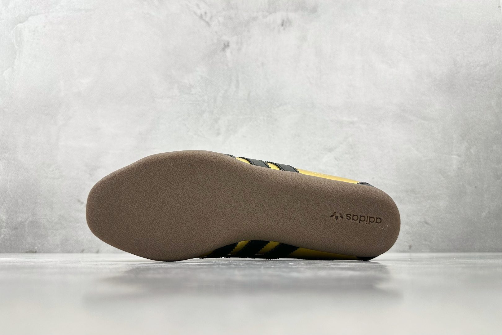 R 版 
出口订单 adidas originals TOKYO DECON 金色

货号 ：JQ215