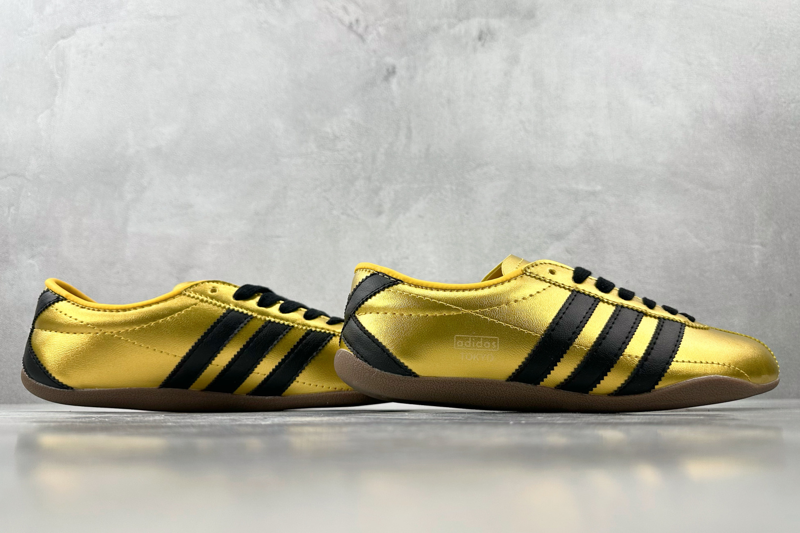 R 版 
出口订单 adidas originals TOKYO DECON 金色

货号 ：JQ215