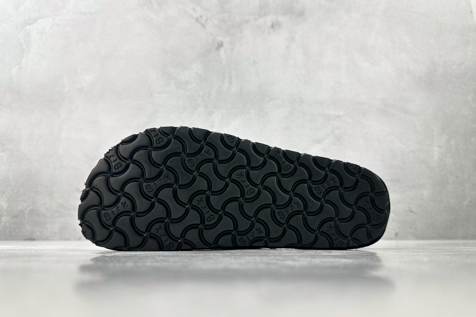 莞产 
Birkenstock London Shearling系列黑色

货号：
尺码：35 36 3