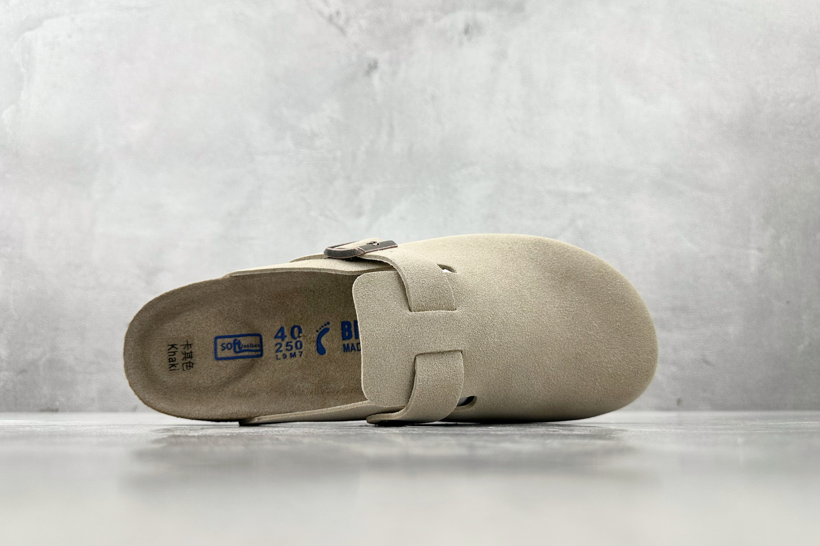莞产 
Birkenstock 灰褐色

货号：
尺码：35 36 36.5 37 38.5 39 40