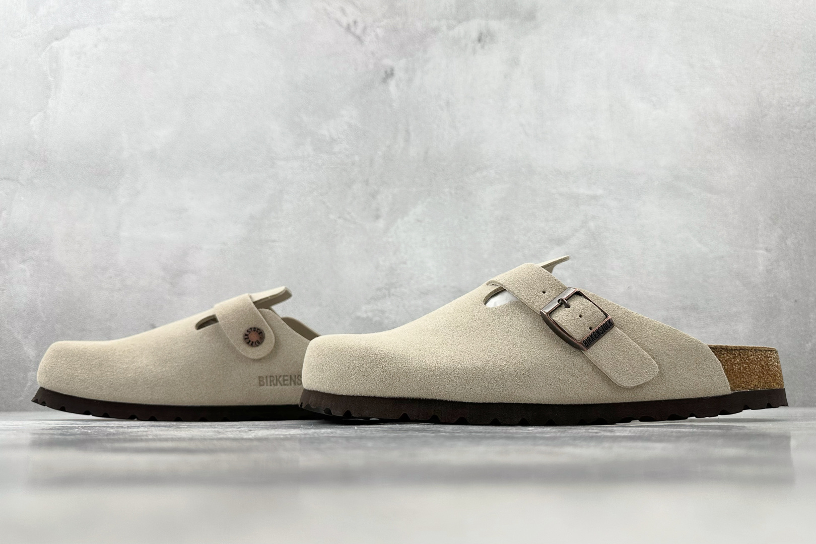 莞产 
Birkenstock 灰褐色

货号：
尺码：35 36 36.5 37 38.5 39 40