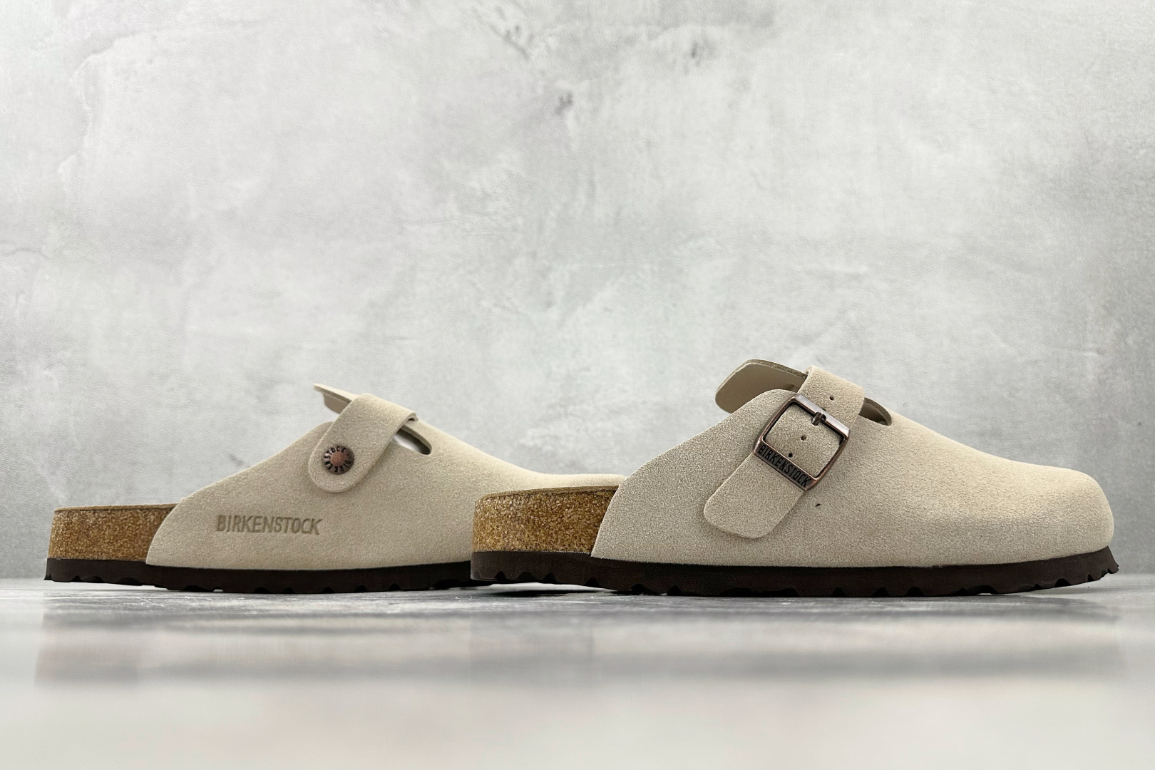 莞产 
Birkenstock 灰褐色

货号：
尺码：35 36 36.5 37 38.5 39 40