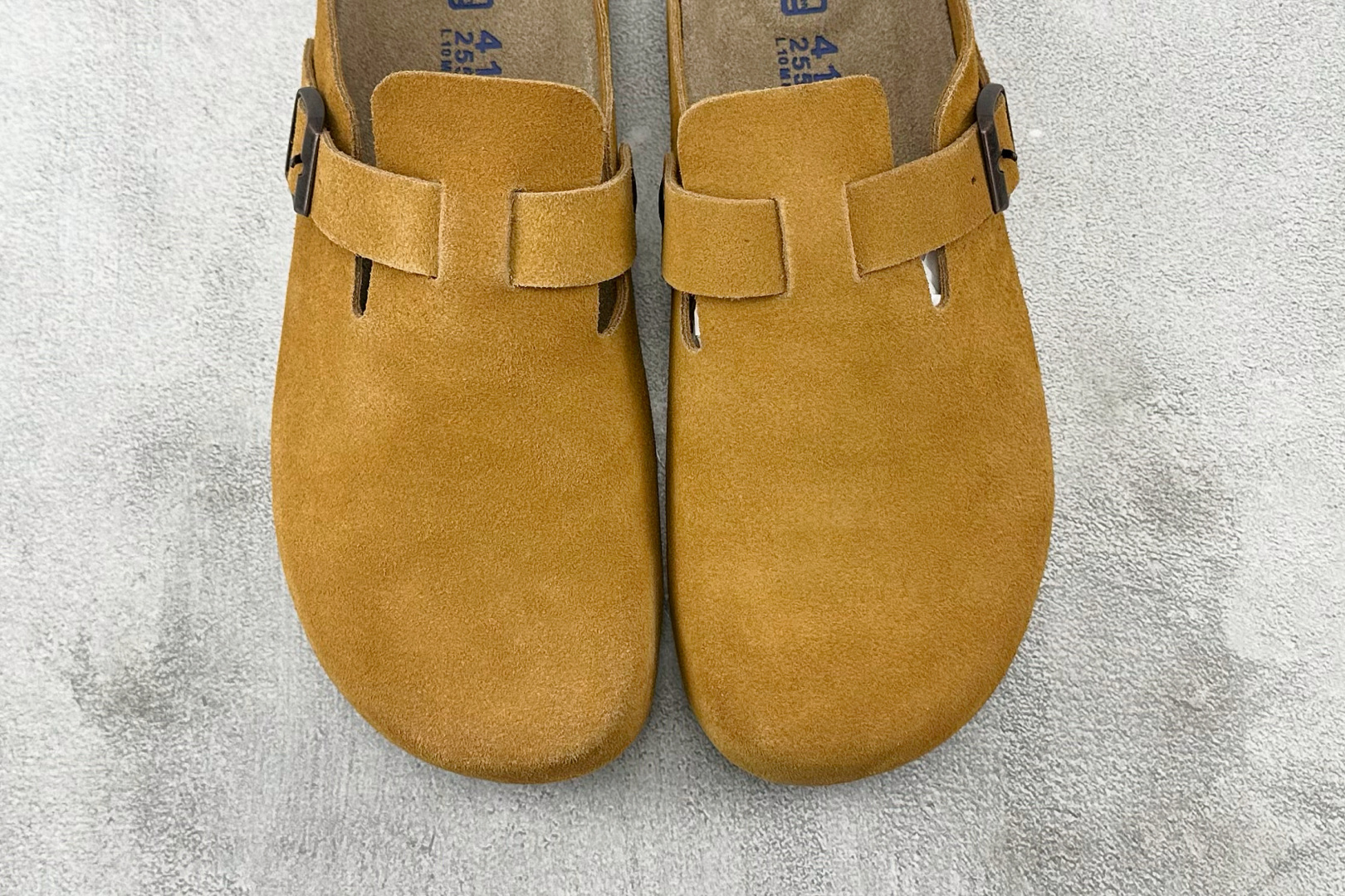 莞产 
Birkenstock 棕色

货号：
尺码：35 36 36.5 37 38.5 39 40 
