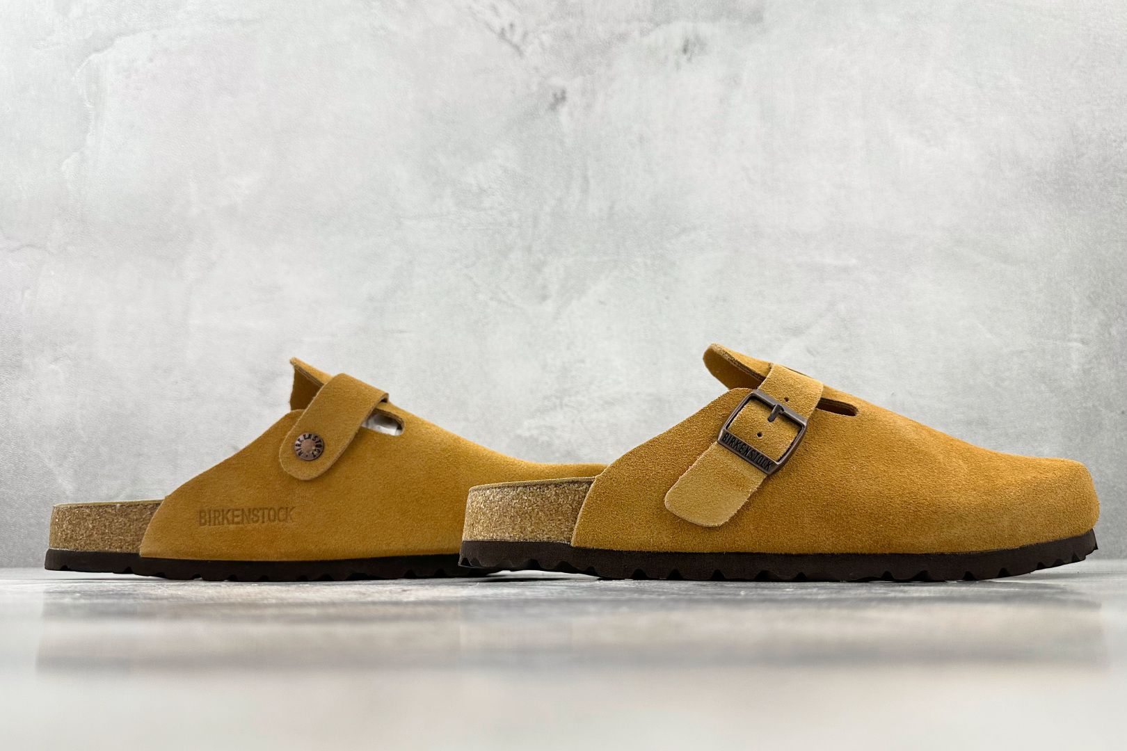 莞产 
Birkenstock 棕色

货号：
尺码：35 36 36.5 37 38.5 39 40 