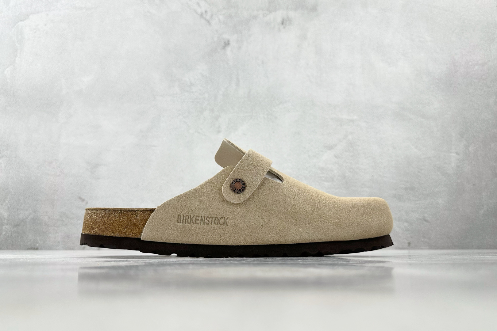 莞产 
Birkenstock 灰褐色

货号：
尺码：35 36 36.5 37 38.5 39 40