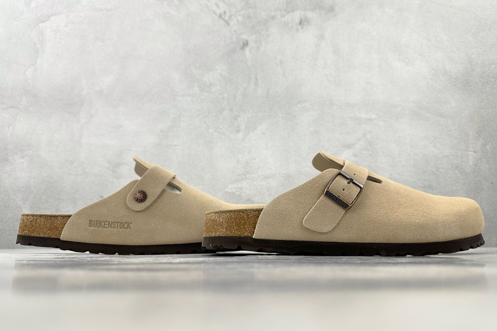 莞产 
Birkenstock 灰褐色

货号：
尺码：35 36 36.5 37 38.5 39 40