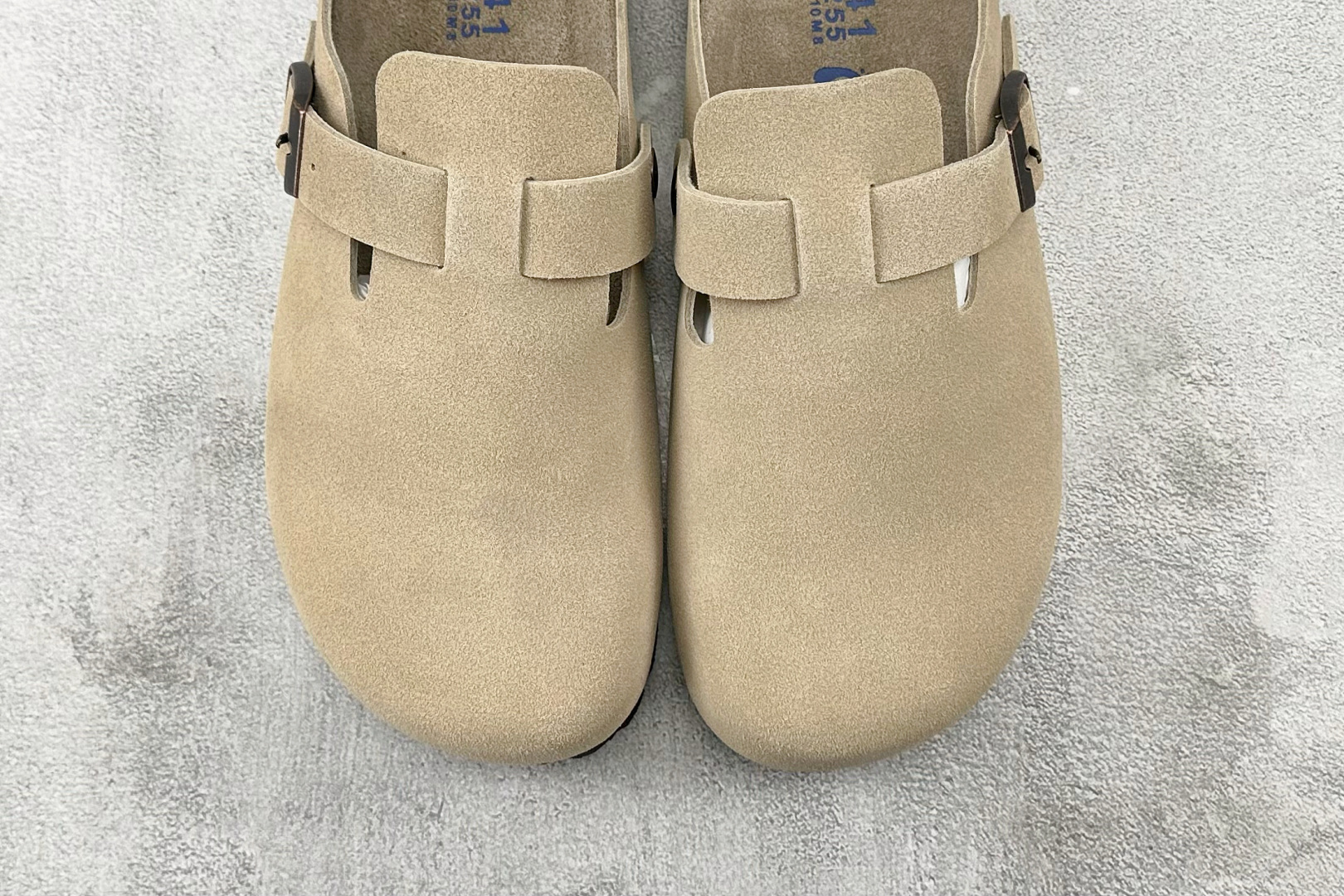 莞产 
Birkenstock 灰褐色

货号：
尺码：35 36 36.5 37 38.5 39 40