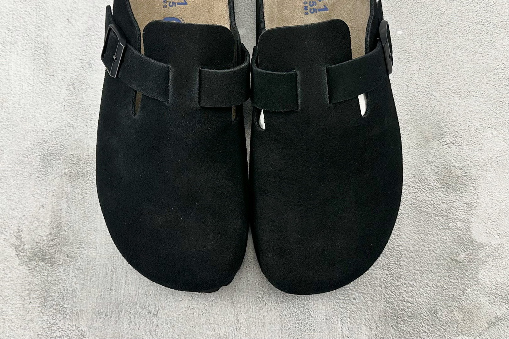 莞产 
Birkenstock 黑色

货号：
尺码：35 36 36.5 37 38.5 39 40 