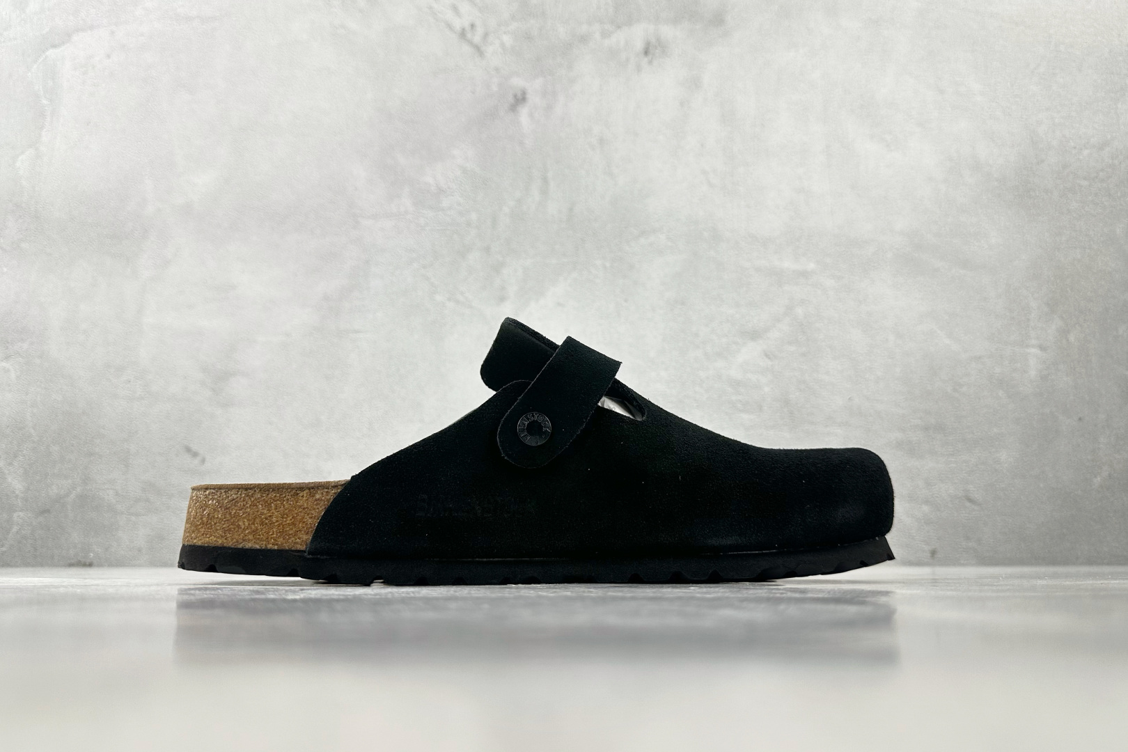 莞产 
Birkenstock 黑色

货号：
尺码：35 36 36.5 37 38.5 39 40 