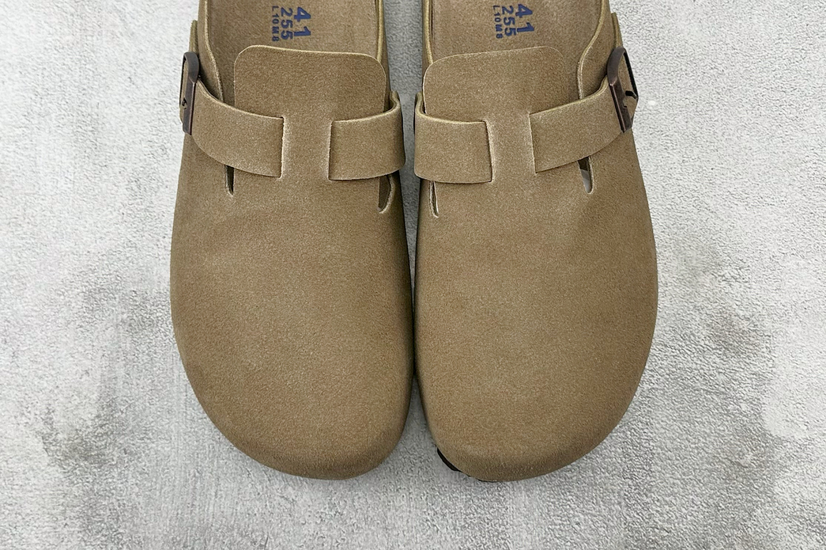 莞产 
Birkenstock Boston Soft Footbed 灰色

货号：
尺码：35 36