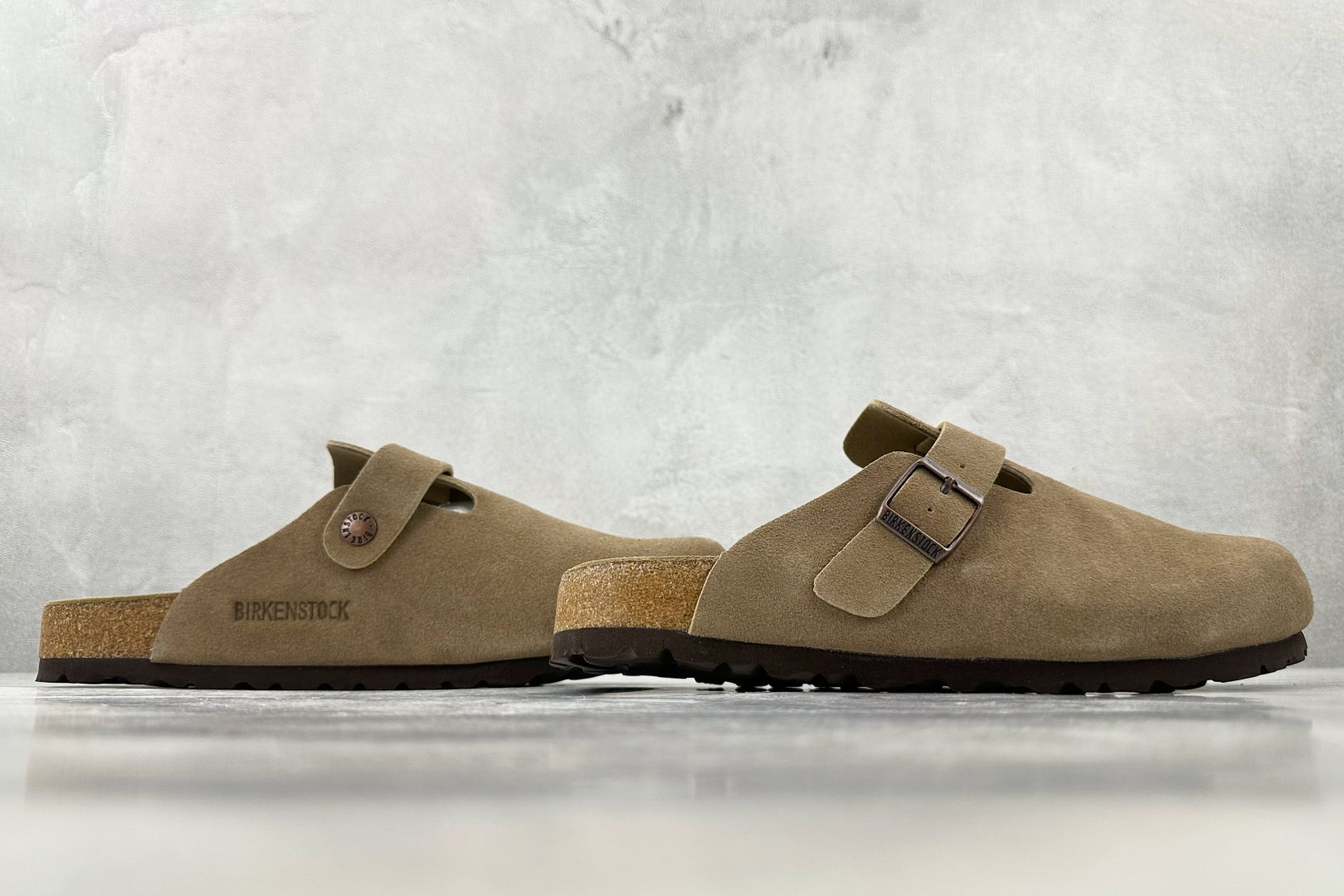 莞产 
Birkenstock Boston Soft Footbed 灰色

货号：
尺码：35 36