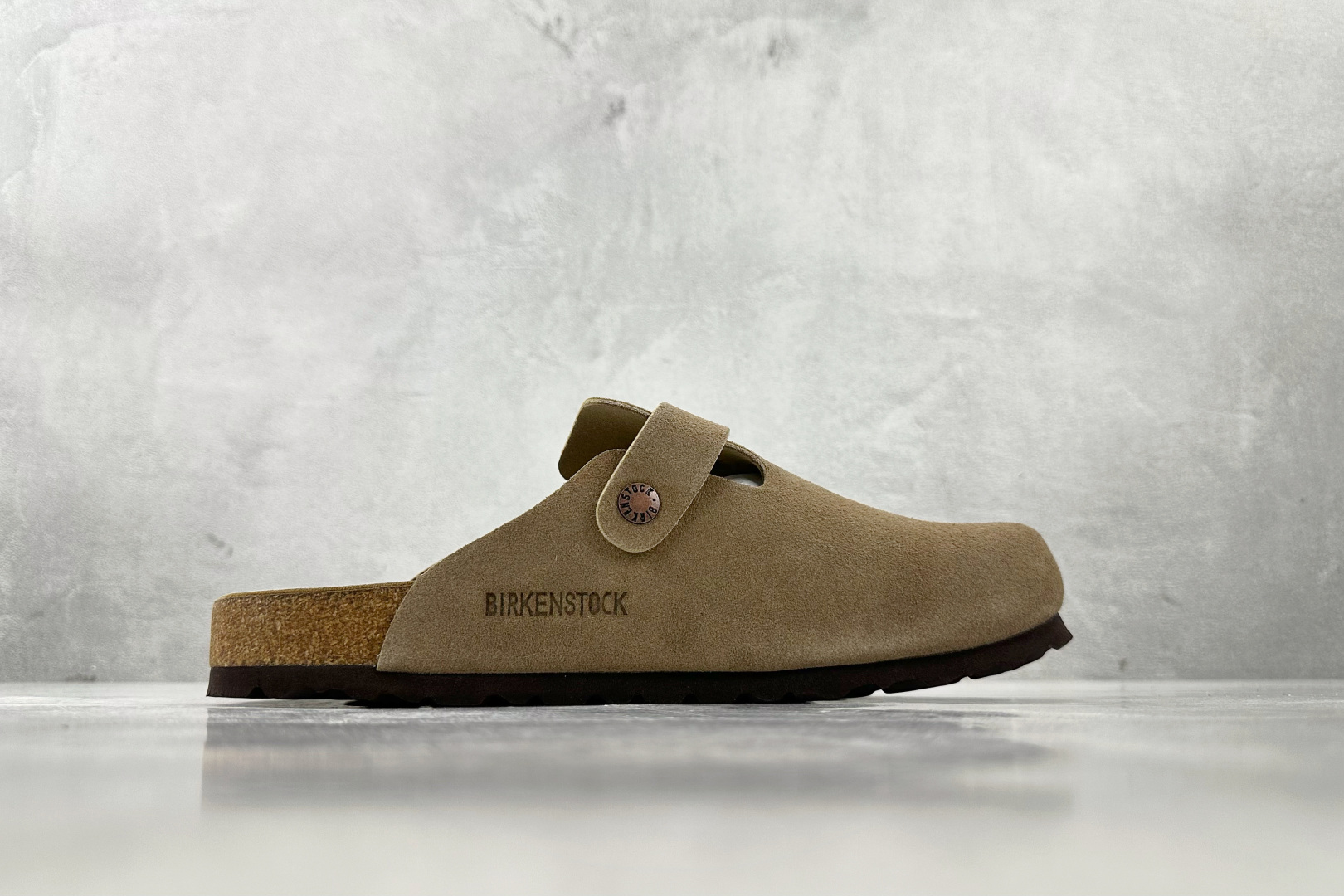 莞产 
Birkenstock Boston Soft Footbed 灰色

货号：
尺码：35 36