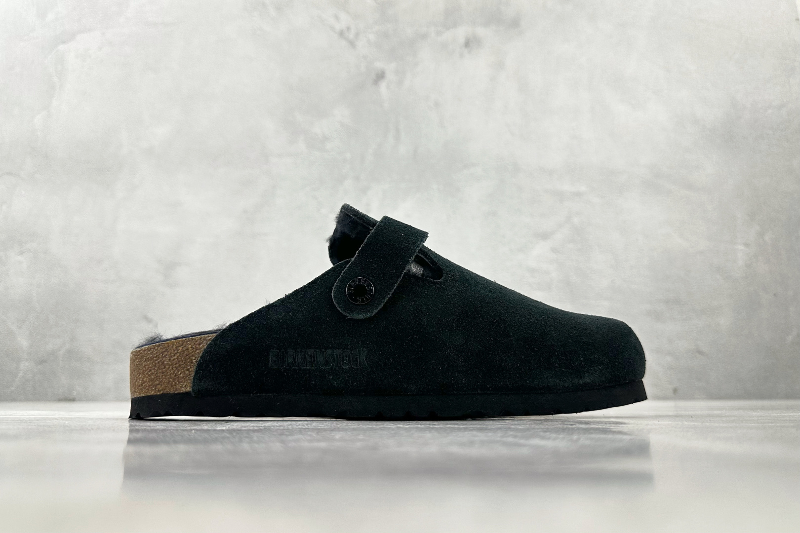莞产 
Birkenstock 黑色

货号：
尺码：35 36 36.5 37 38.5 39 40
