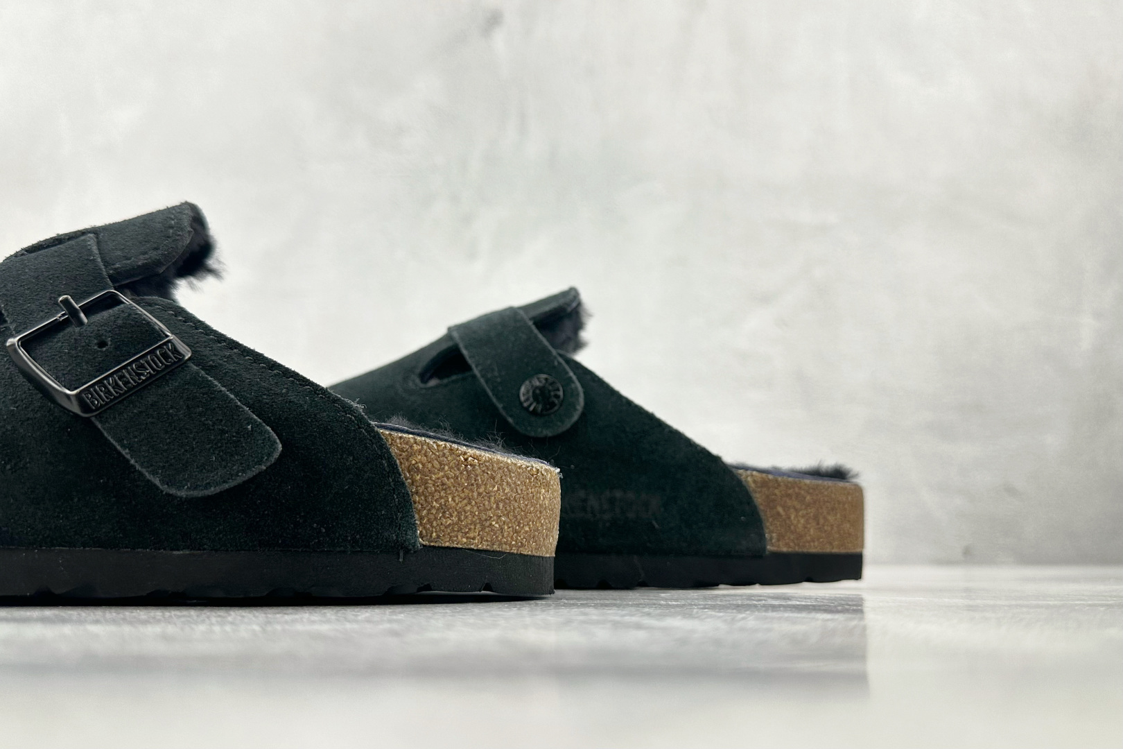 莞产 
Birkenstock 黑色

货号：
尺码：35 36 36.5 37 38.5 39 40
