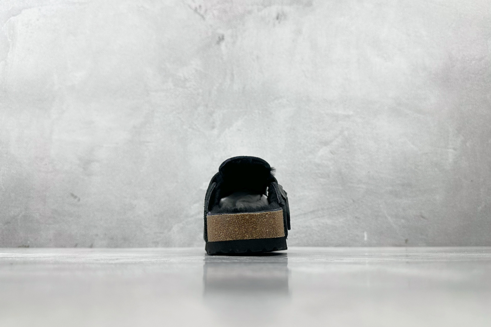 莞产 
Birkenstock 黑色

货号：
尺码：35 36 36.5 37 38.5 39 40
