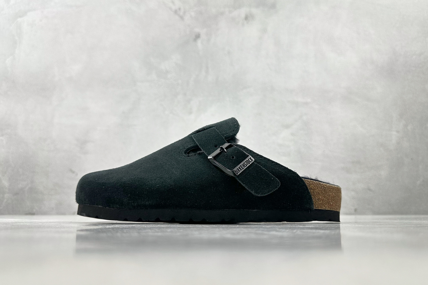 莞产 
Birkenstock 黑色

货号：
尺码：35 36 36.5 37 38.5 39 40
