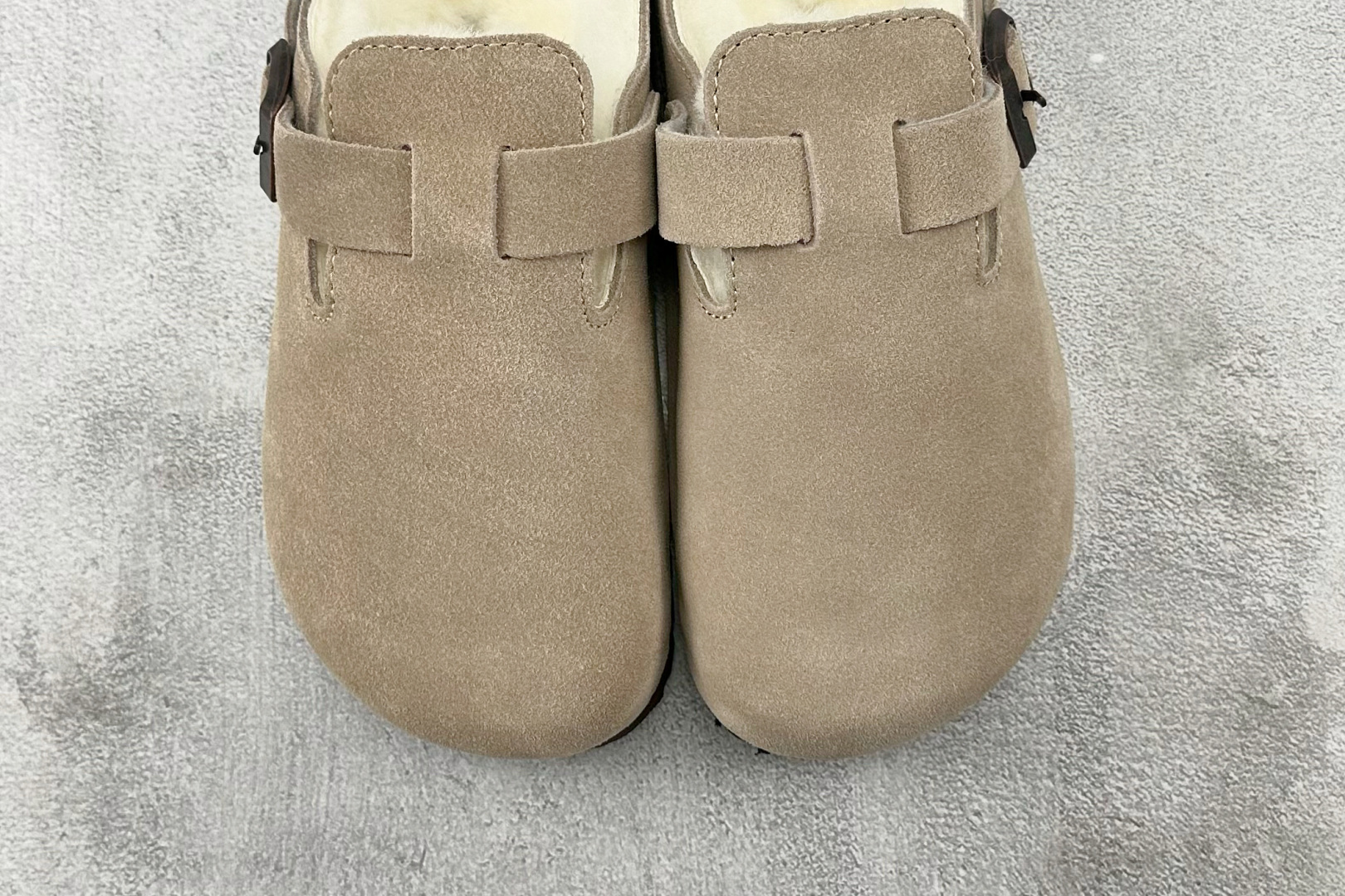 莞产 
Birkenstock 沙色

货号：
尺码：35 36 36.5 37 38.5 39 40
