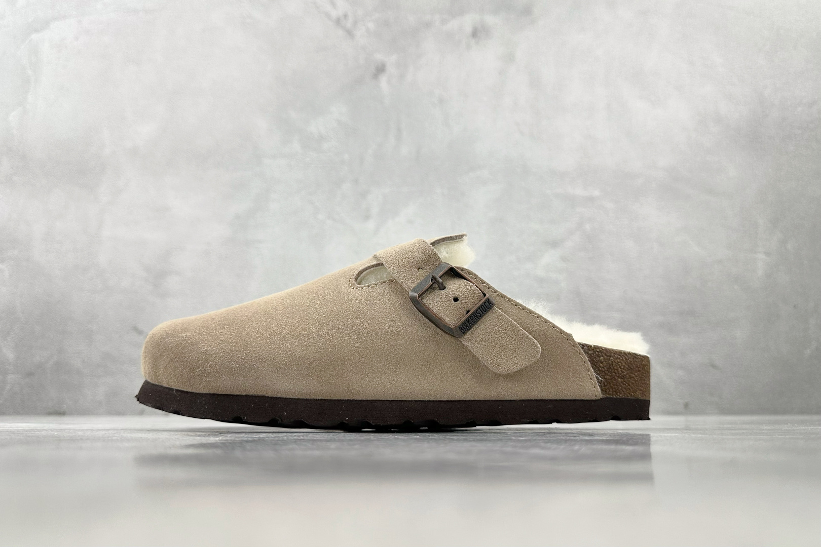 莞产 
Birkenstock 沙色

货号：
尺码：35 36 36.5 37 38.5 39 40
