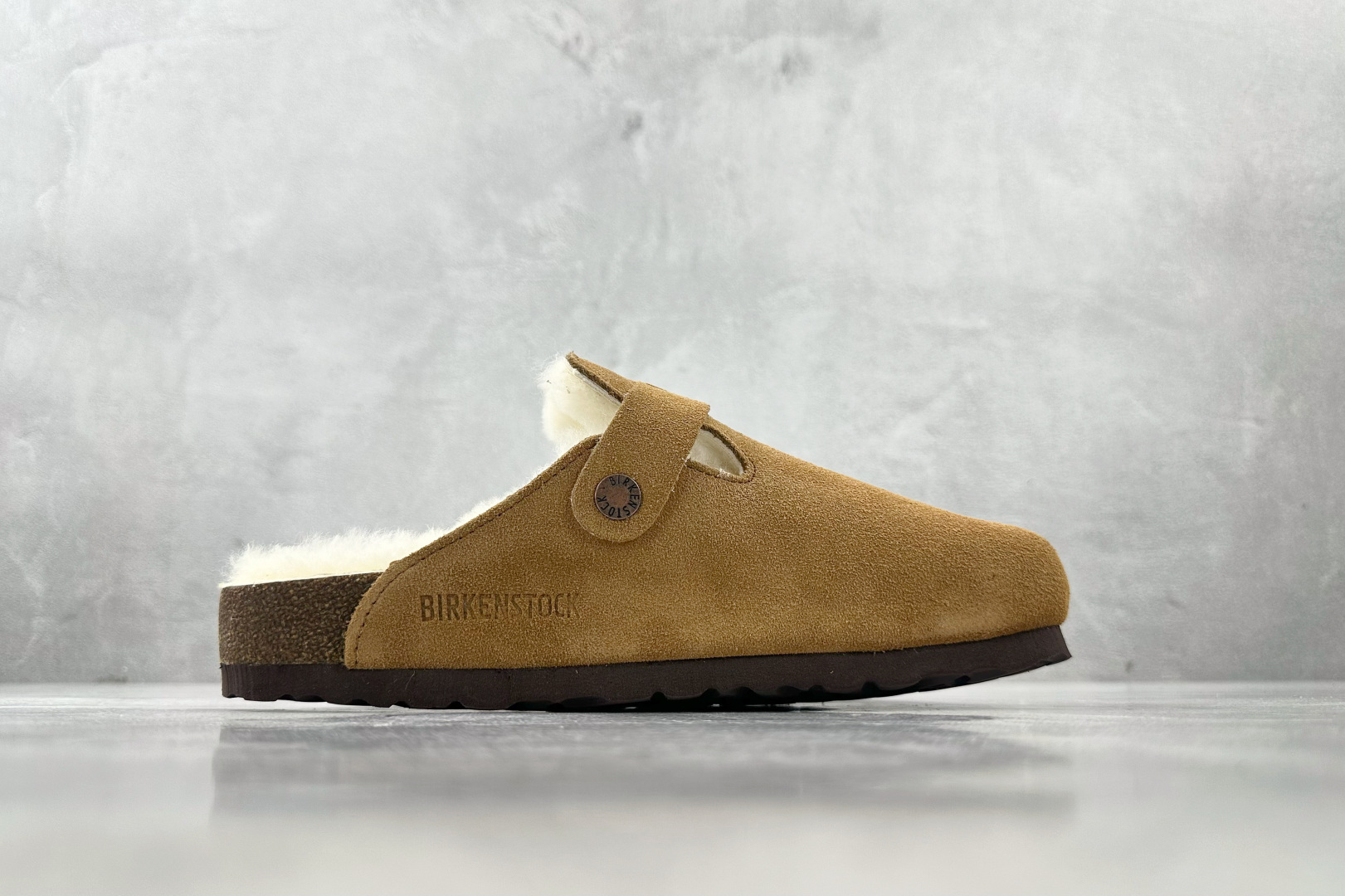 莞产 
Birkenstock Boston shearling系列 棕色

货号：
尺码：35 36 